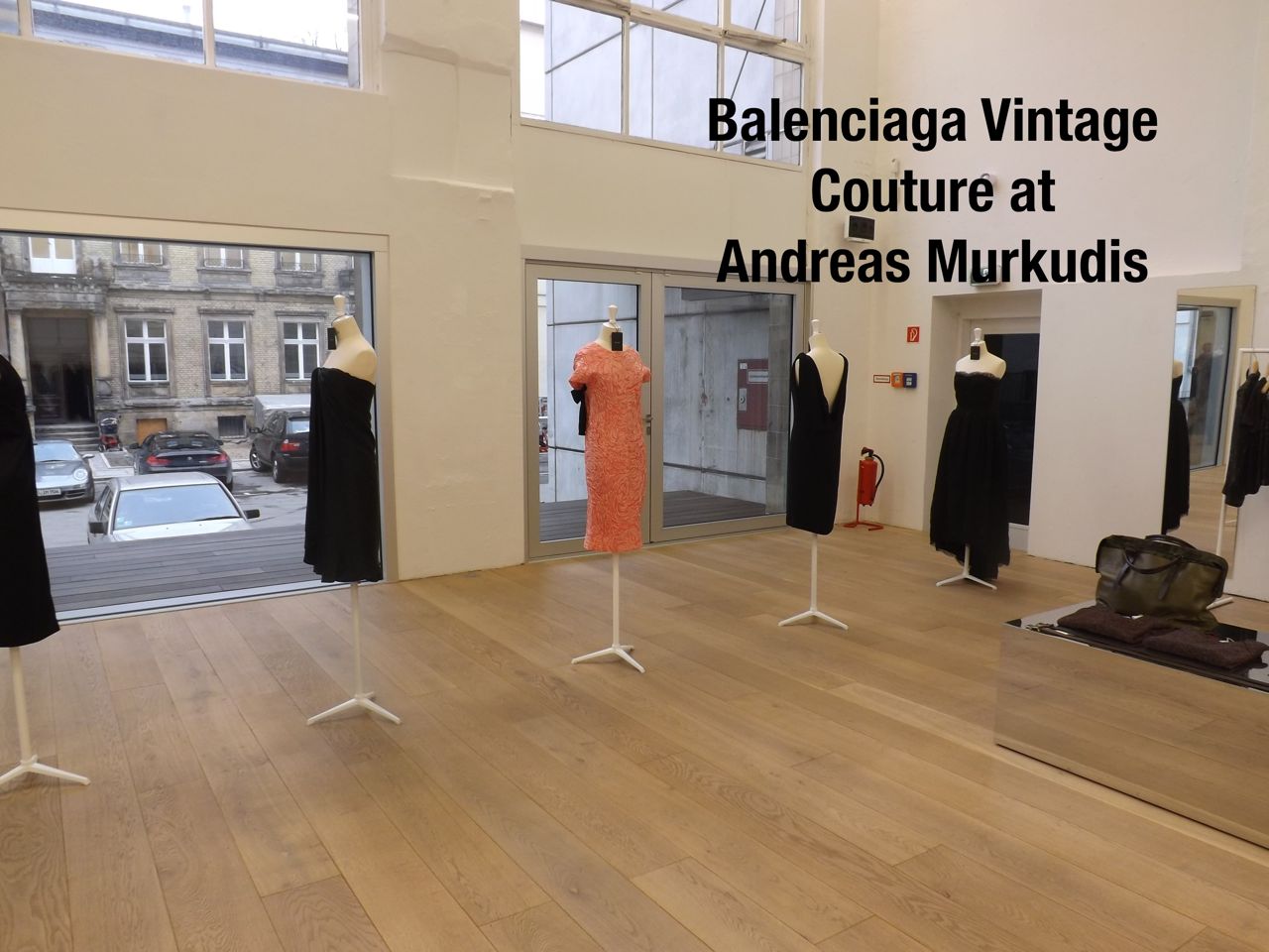<!--:en-->“Balenciaga Vintage” Couture at Andreas Murkudis in Berlin<!--:-->